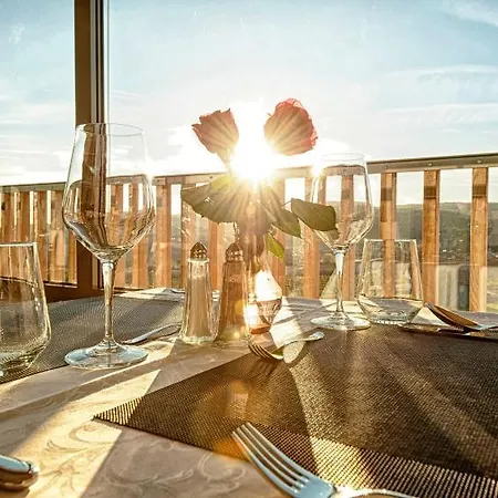 Vinice Hnanice Hotel 4*