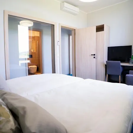 Hotel Vinice Hnanice