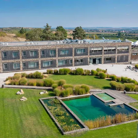 Hotel Vinice Hnanice 4*